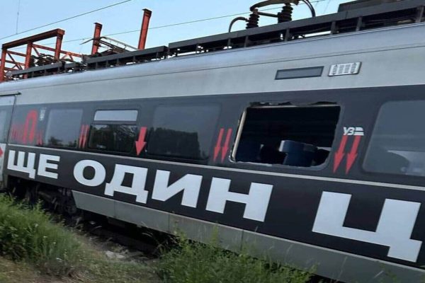 Внаслідок атаки РФ у пункті базування зазнав пошкоджень поїзд Інтерсіті+