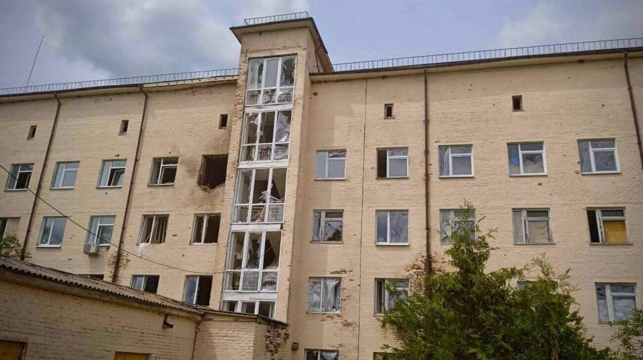 РФ вп’яте атакувала Семенівську лікарню на Чернігівщині