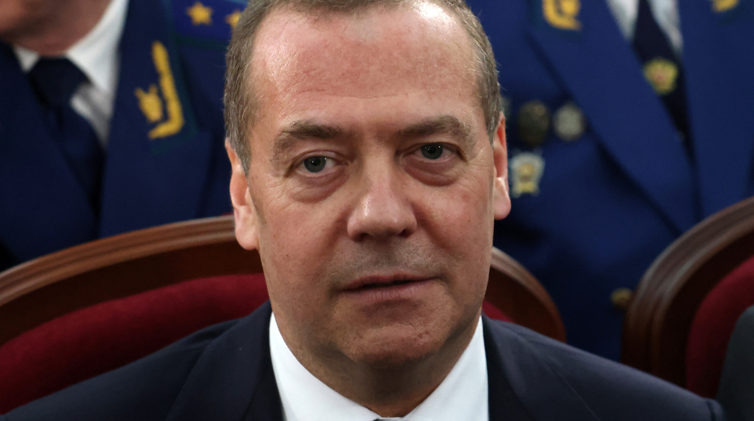 Медведєв назвав “мету” дронових атак у Європі, проте не підтвердив, що за ними стоїть Росія
