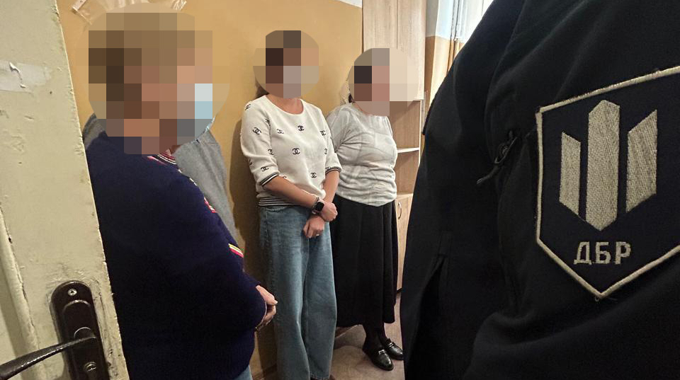 ДБР викрило одеських лікарів ВЛК, які видавали “липові” довідки