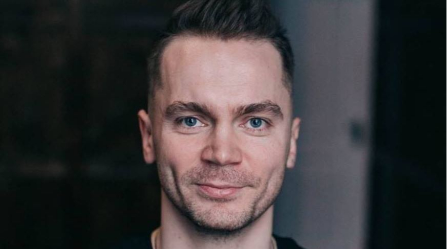 Правник Жернаков заявив, що до нього додому намагається увірватись поліція