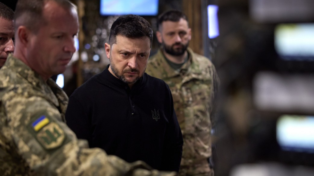 Зеленський відвідав воїнів на Запоріжжі на тлі відступу в регіоні