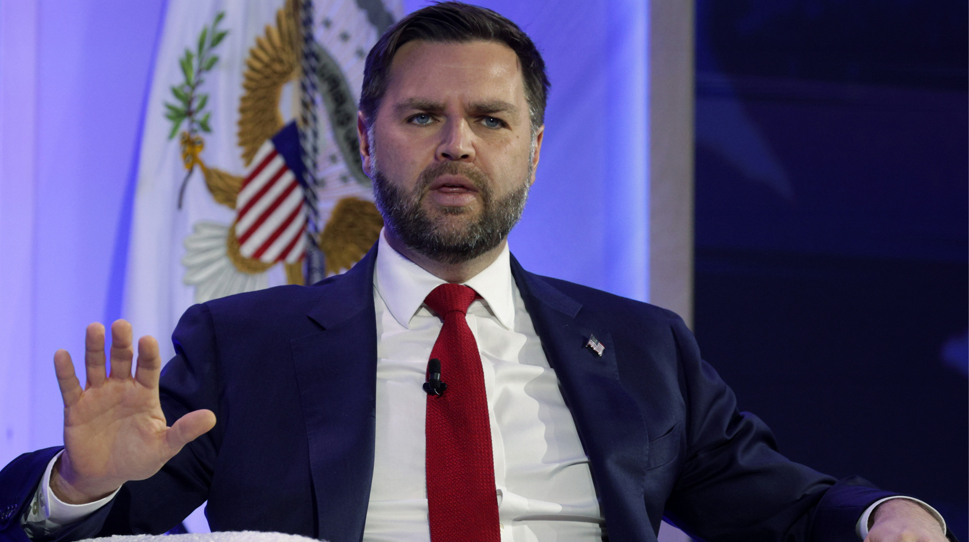 Венс заявив про “прогрес” у переговорах щодо України, але в США не знають, чи буде мир