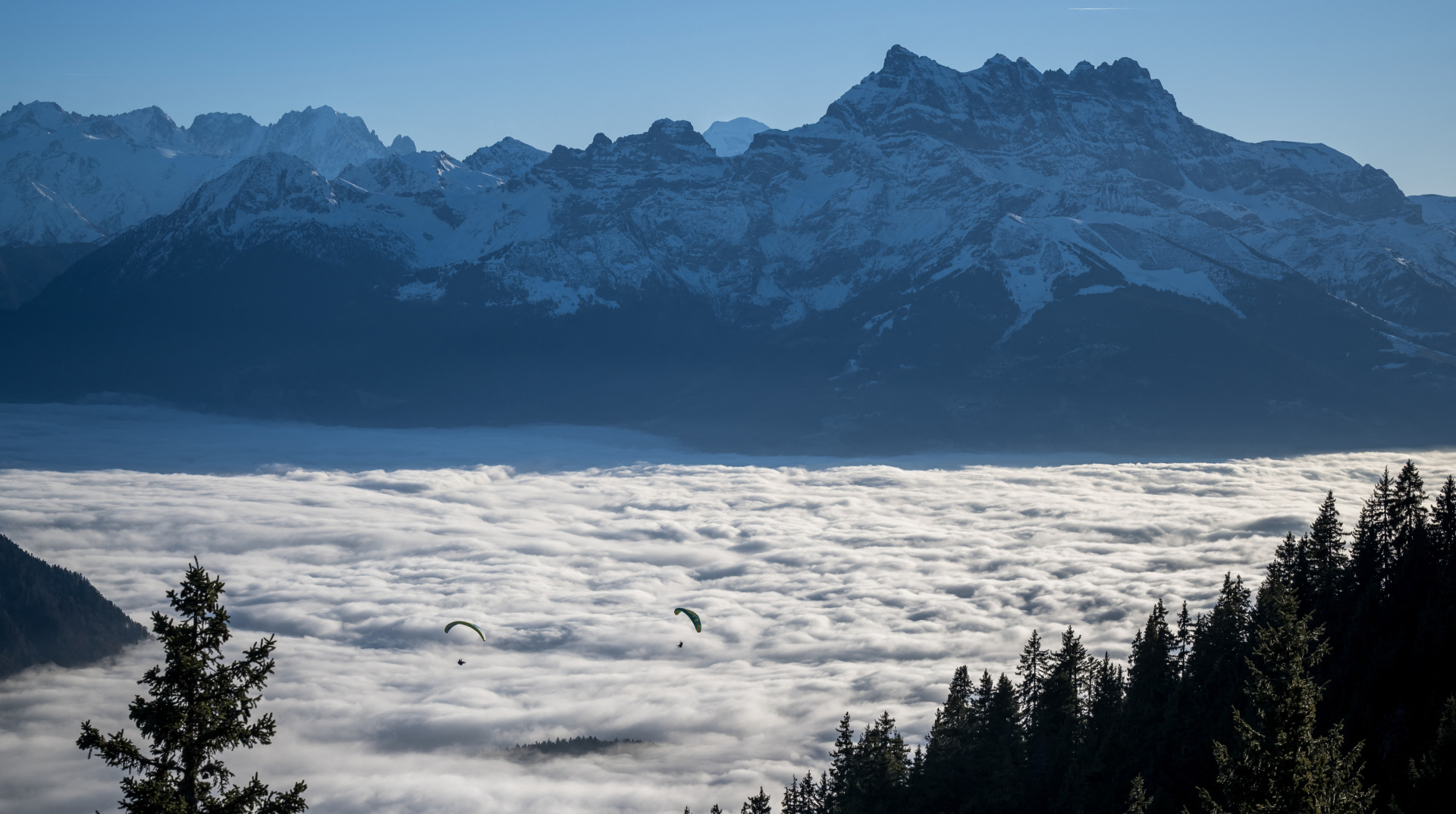 МЗС Італії: Поліція Швейцарії повідомила про 40 загиблих у пожежі на курорті Кран-Монтана
