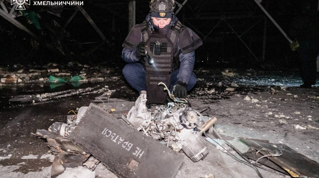 На Хмельниччині здійнялася пожежа через російську атаку