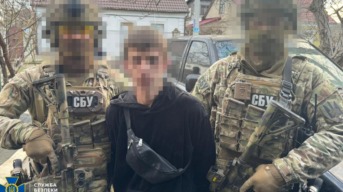 СБУ та Нацполіця за добу розшукали та затримали підривника авто в Одесі