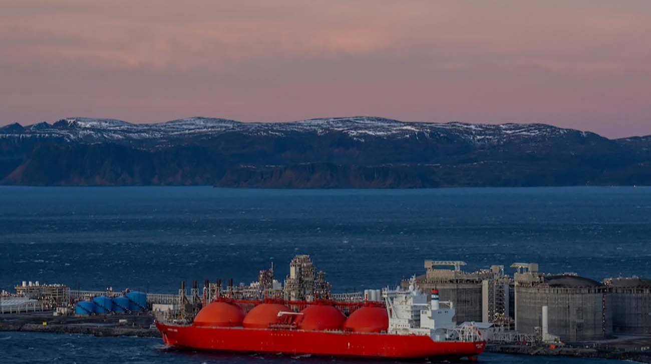Зеленський запровадив санкції проти 225 капітанів російського тіньового флоту