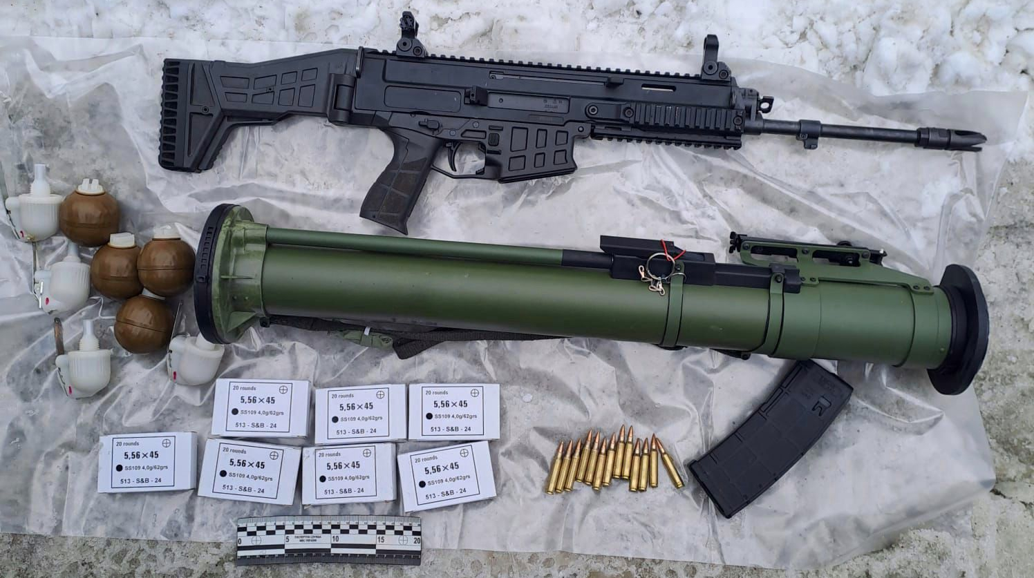 Затримали офіцера військової частини на Сумщині, який викрадав і продавав зброю