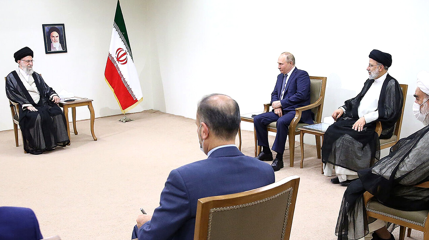 Путін назвав вбивство Хаменеї “цинічним порушенням людської моралі та міжнародного права”