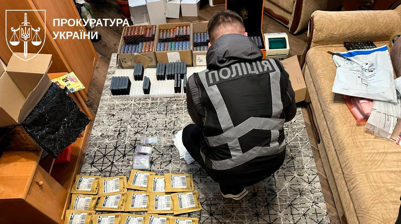 Наркотики у вейпах і цукерках: в Україні викрили багатомільйонну схему постачання з ЄС